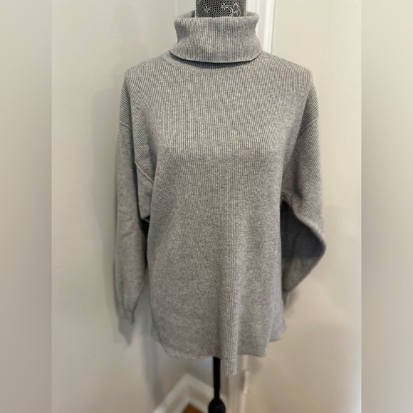 Free People XS Grey Oversized Turtleneck Knit Sweater Tunic Pullover Casual. - Picture 1 of 13